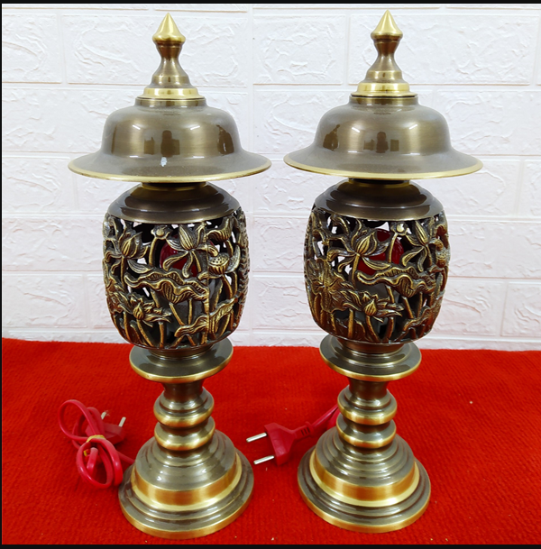 Đèn thờ bằng đồng màu hun xanh cạo 45cm.png